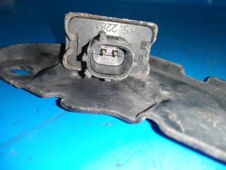 Датчик удара передний правый TOYOTA PRIUS - 20 03-11 1NZ-FXE 1.5L