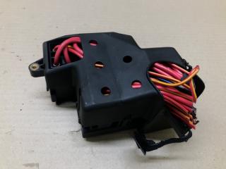 Блок предохранителей салон правый VOLKSWAGEN TOUAREG 02-10 BHK 3.6