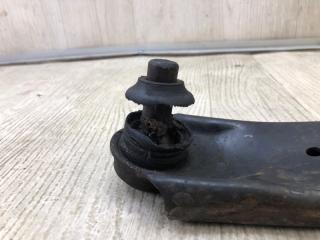 Рычаг передней подвески нижний правый 3 BL 09-13 2009 2.5 L (L5-VE)