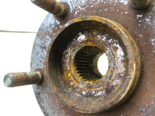 Кулак поворотный передний левый 3 BL 09-13 2009 2.5 L (L5-VE)