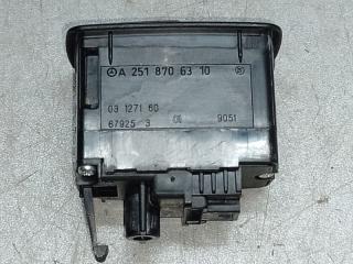 Кнопка открывания багажника внутренняя MERCEDES GL-CLASS X164 06-12 M273923 4.7L