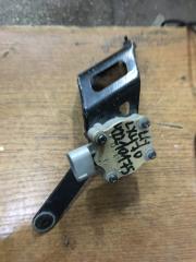 Датчик положения кузова LX470 98-07