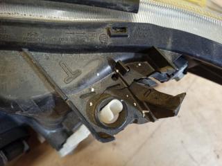 Фара правая RAV4 05-12