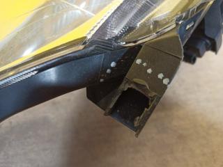 Фара правая AURIS 06-12