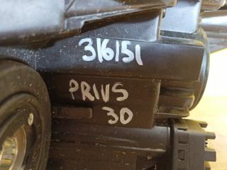 Фара правая PRIUS - 30 09-17