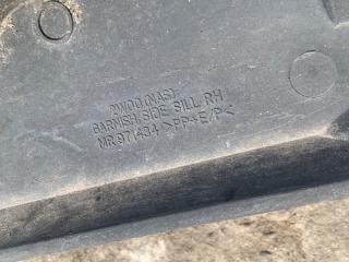 Накладка порога наружная правая OUTLANDER 03-07 2003 2.4 4G69