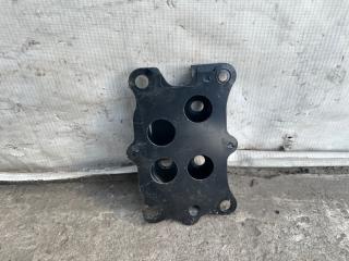 Кронштейн усилителя переднего бампера правый OUTBACK 03-09 BP