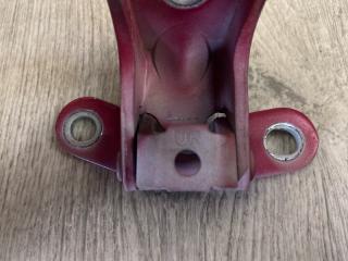 Петля двери верхняя передняя правая KIA FORTE/CERATO TD 08-13 TD 2.0 G4KD