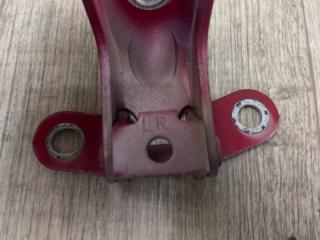 Петля двери нижняя задняя правая FORTE/CERATO TD 08-13 2009 TD 2.0 G4KD