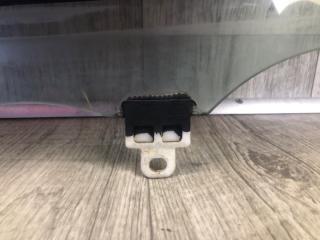 Стекло двери переднее левое PRIUS - 30 09-17 2010 ZVW30