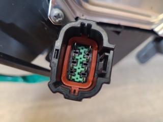 Фара правая LEAF 18-