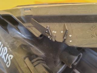 Фара правая AURIS 06-12