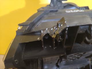 Фара правая AURIS 06-12