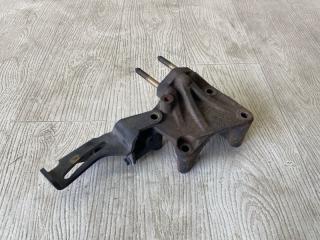 Кронштейн двигателя MITSUBISHI CARISMA 95-04 Б/У Кронштейн двигателя MITSUBISHI CARISMA 95-04