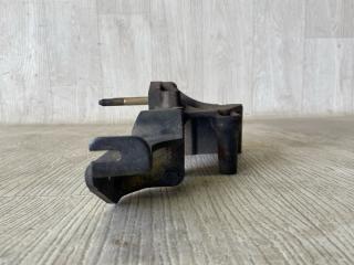 Кронштейн двигателя CARISMA 95-04 1.8 GDI