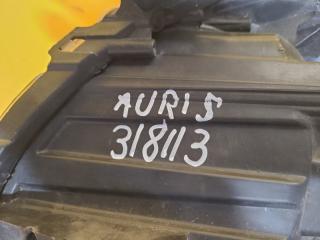 Фара правая AURIS 06-12