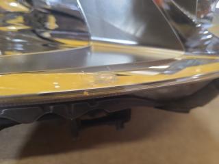 Фара правая AURIS 06-12