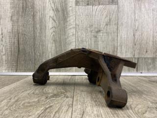 Цапфа задняя левая CAMRY 40 06-11