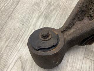 Цапфа задняя левая CAMRY 40 06-11