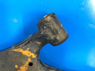 Рычаг передней подвески нижний левый PRIUS - 30 09-17 2012 ZVW30 1.8 2ZRFXE