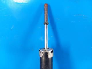 Амортизатор задний PRIUS - 30 09-17 2010 ZVW30