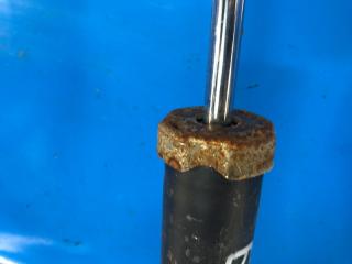 Амортизатор задний TOYOTA PRIUS PLUS 11-14 ZVW41L 1.8 2ZRFXE