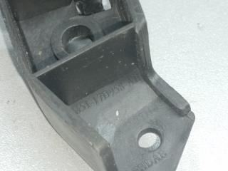 Кронштейн переднего бампера (на крыле) правый FOCUS 10-18 2018 2.0 C20HDEX