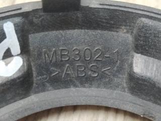 Накладка противотуманной фары передняя левая PAJERO 06-21 Внедорожник