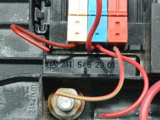 Блок предохранителей салон MERCEDES E-CLASS W211 02-09 W211 M272964 3.5