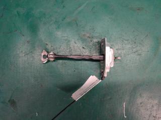 Ограничитель двери передний правый TOYOTA RAV4 13-19 2016 Б/У Ограничитель двери передний правый TOYOTA RAV4 13-19 2016