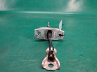 Ограничитель двери задний левый RAV4 13-19 2016 2.5 2ARFE