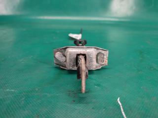 Ограничитель двери передний правый TOYOTA VENZA 09-16