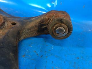 Рычаг передней подвески нижний левый PRIUS PLUS 11-14 2013 ZVW41L 1.8 2ZRFXE