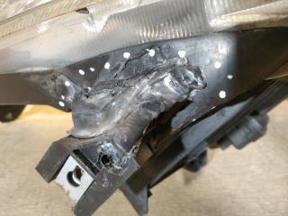 Фара правая RAV4 05-12