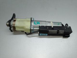 Моторчик привода ляды левый AUDI Q5 08-16 2015 Б/У Моторчик привода ляды левый AUDI Q5 08-16 2015