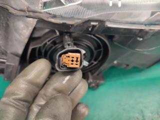 Фара правая MDX (YD2) 06-13