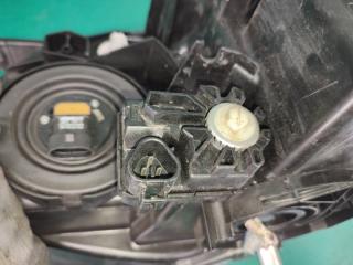 Фара правая MDX (YD2) 06-13