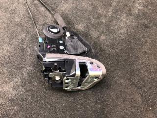 Замок двери задний правый TOYOTA PRIUS PLUS 11-14 2013