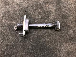 Ограничитель двери передний левый KIA SOUL PS 13-19 2016