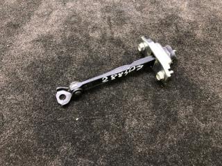 Ограничитель двери передний правый TOYOTA PRIUS PLUS 11-14