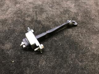 Ограничитель двери передний правый PRIUS PLUS 11-14