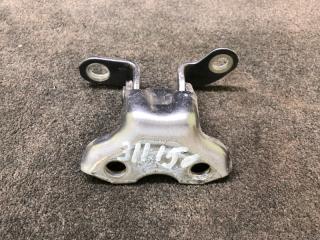 Петля двери верхняя задняя левая TOYOTA PRIUS 16- 2016