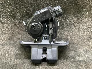 Замок крышки багажника TOYOTA PRIUS 16- 2016