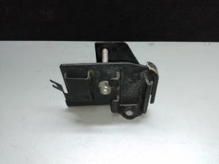 Крепление балки подвески заднее правое SENTRA B17 12-21 2013 1.8 MRA8DE