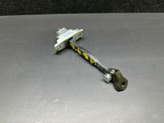 Ограничитель двери передний правый LEXUS ES300 ES330 01-06 XV30 3.3 3MZFE