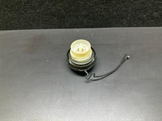 Крышка топливного бака PRIUS C/AQUA 11-14 2013 NHP10L 1NZ-FXE 1.5L