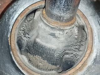 Рычаг передней подвески нижний правый NV200 USA 13-