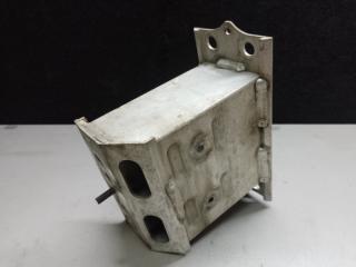 Кронштейн усилителя переднего бампера передний левый LEXUS LS460 06-12 XF40 4.6 1UR-FSE