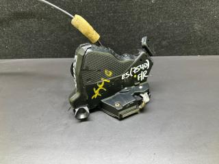 Замок двери передний правый LEXUS ES300 ES330 01-06 XV30 3.3 3MZFE