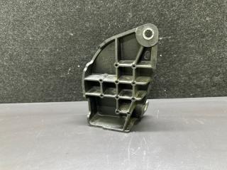 Кронштейн передний правый LS460 06-12 2007 XF40 4.6 1UR-FSE